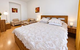 Prostorný byt v centru 3 KK 80 m2
